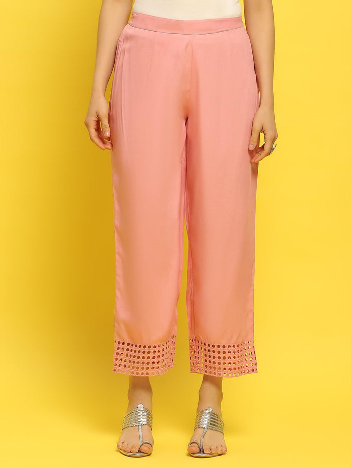 Women Liva Rayon Pink Geometric Print Kurta With Comfort Pant.