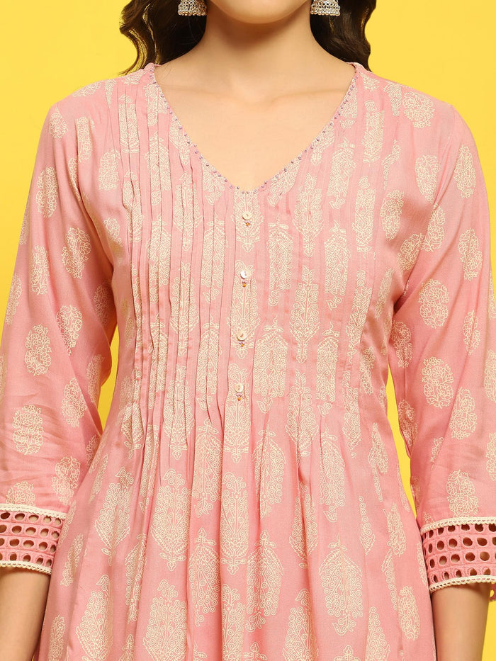Women Liva Rayon Pink Geometric Print Kurta With Comfort Pant.