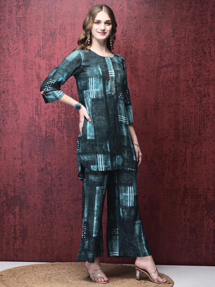 Women Liva (Rayon) Teal Abstract Print Co-Ord Set.
