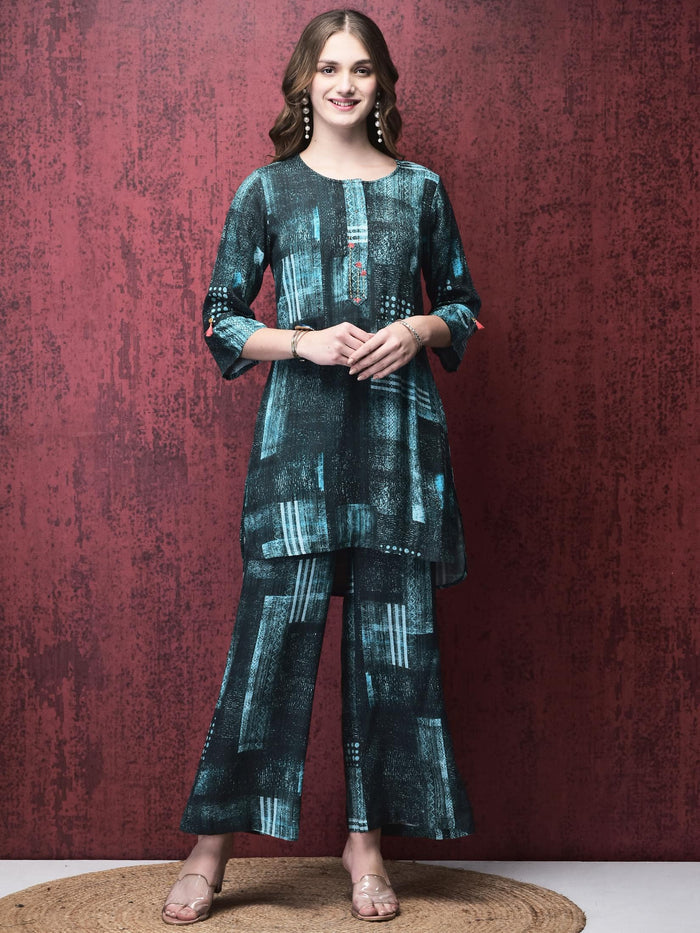 Women Liva (Rayon) Teal Abstract Print Co-Ord Set.