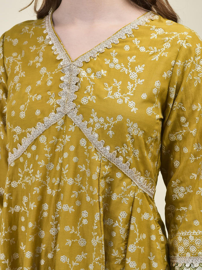 Women Liva Samaira Mustard Floral Print Kurta Split Pant Dupatta.