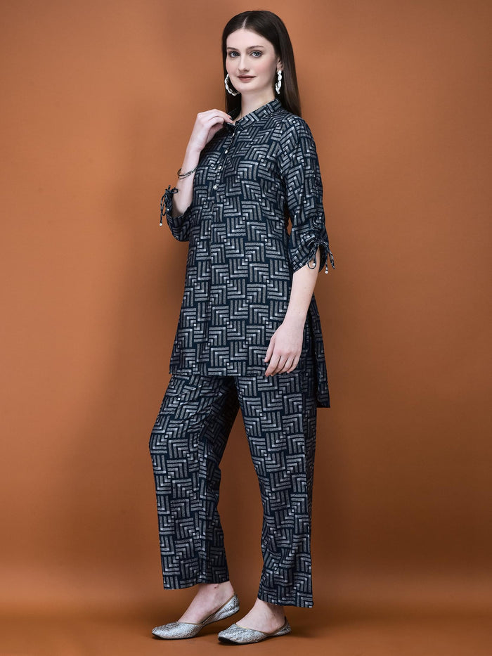 Women Liva (Viscose) Navy Blue Geometric Print Co-Ord Set.