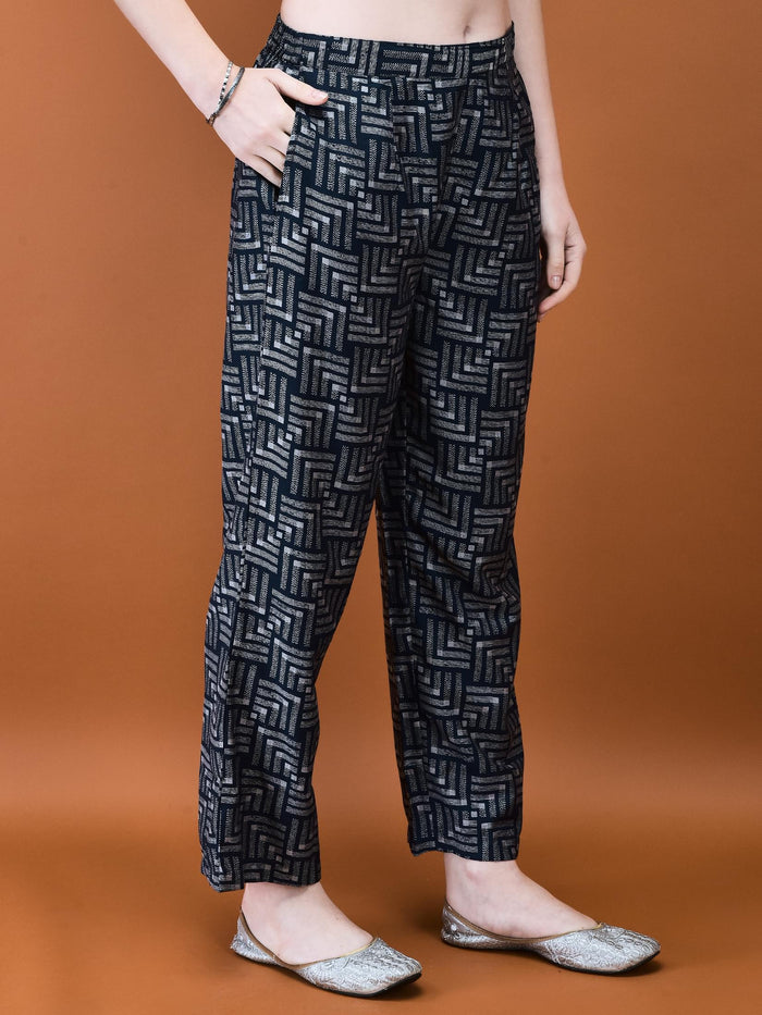 Women Liva (Viscose) Navy Blue Geometric Print Co-Ord Set.