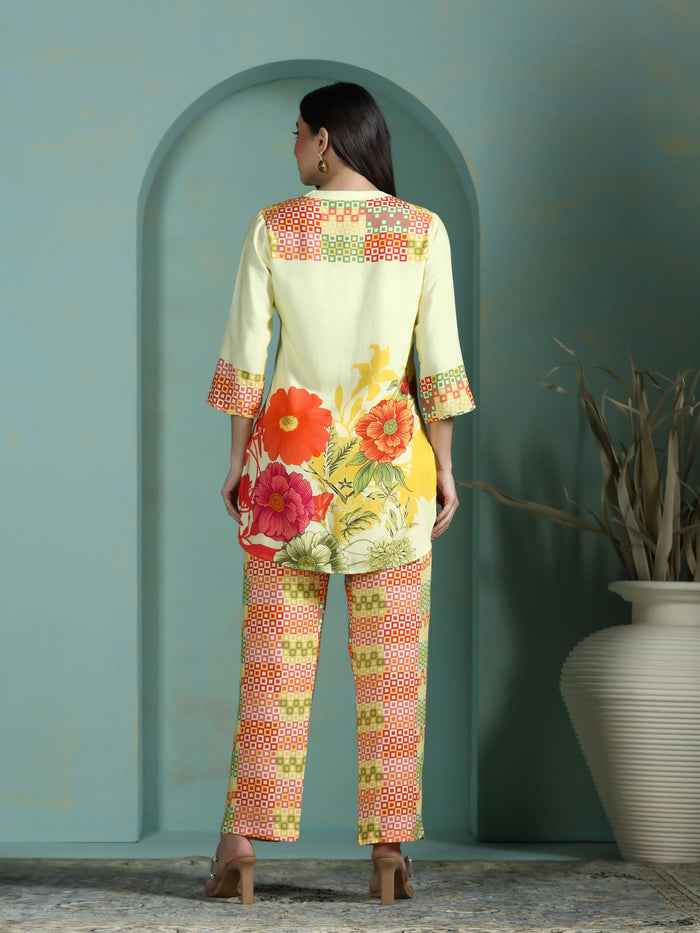 Women Liva Yellow Printed Kurta With Comfort Pant.