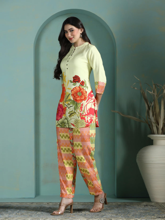 Women Liva Yellow Printed Kurta With Comfort Pant.