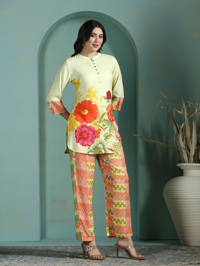 Women Liva Yellow Printed Kurta With Comfort Pant.