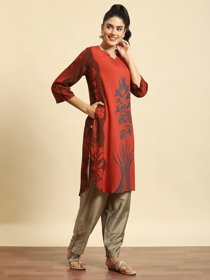 Women Maroon Abstract Print Kurta.