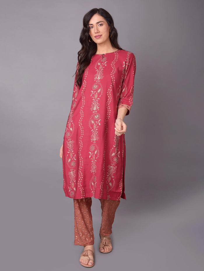 Women Maroon Floral Printed Kurta With Trouser.