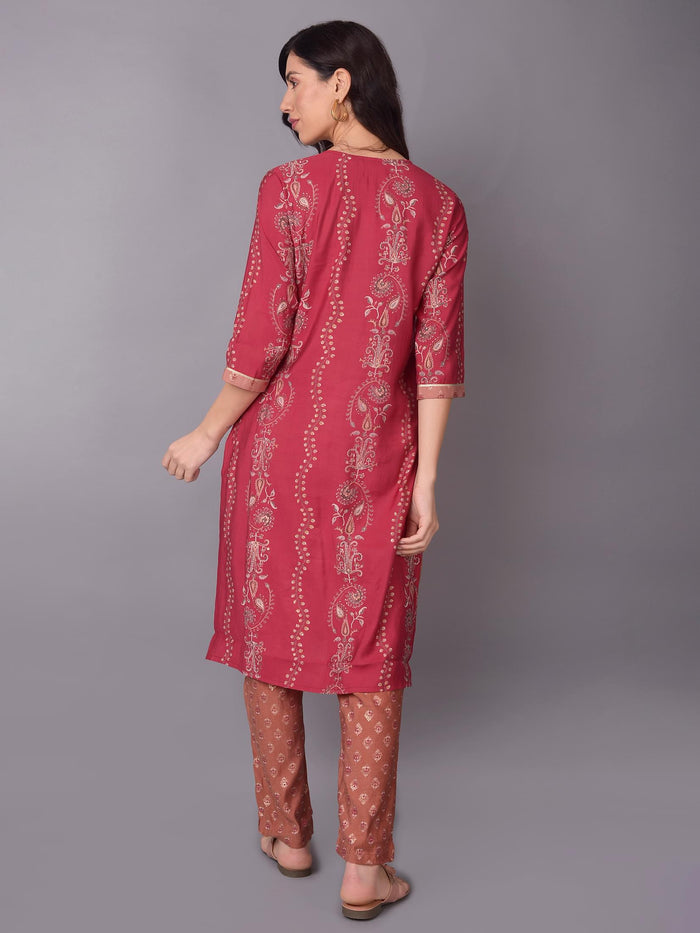 Women Maroon Floral Printed Kurta With Trouser.