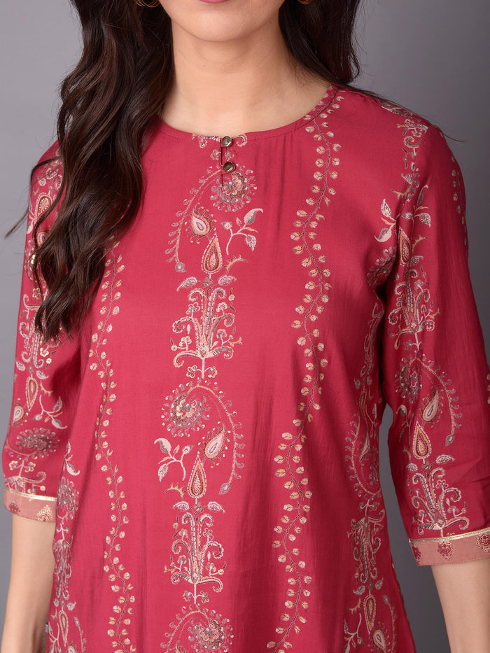 Women Maroon Floral Printed Kurta With Trouser.