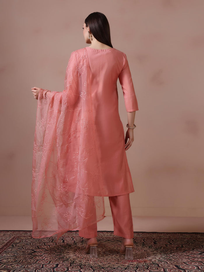 Women Mul Chanderi Peach Embroidered Kurta Trouser Dupatta.