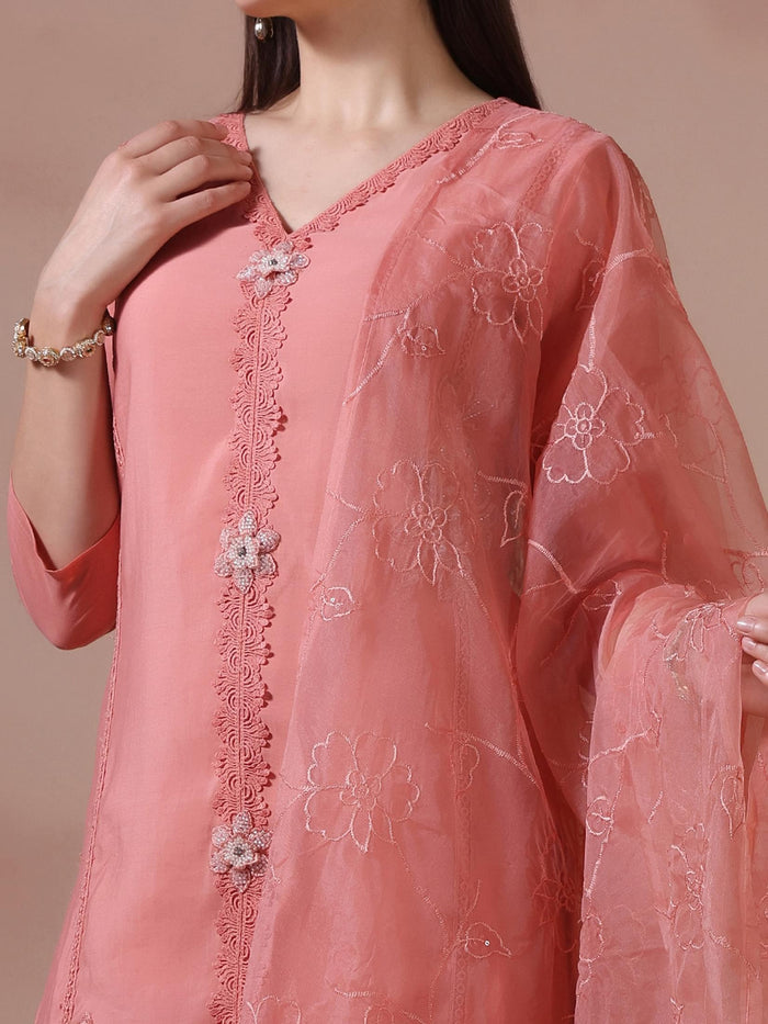 Women Mul Chanderi Peach Embroidered Kurta Trouser Dupatta.
