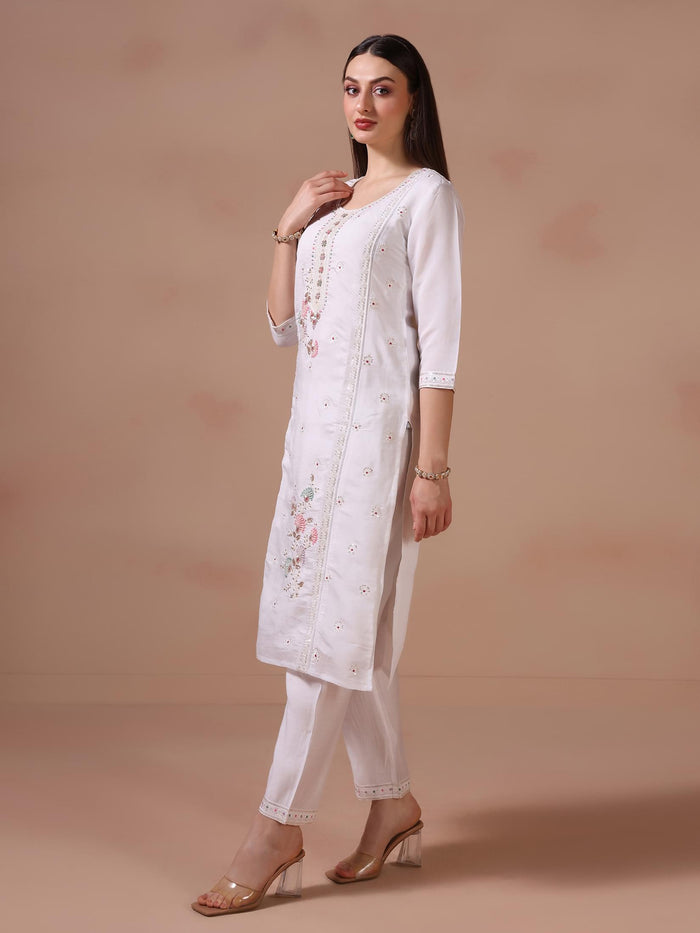 Women Mul Chanderi White Embroidered Kurta Trouser Dupatta.