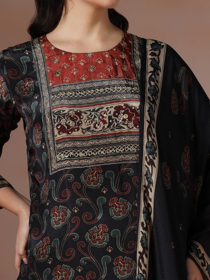 Women Muslin Black Ajrakh Print Kurta Comfort Pant Dupatta.