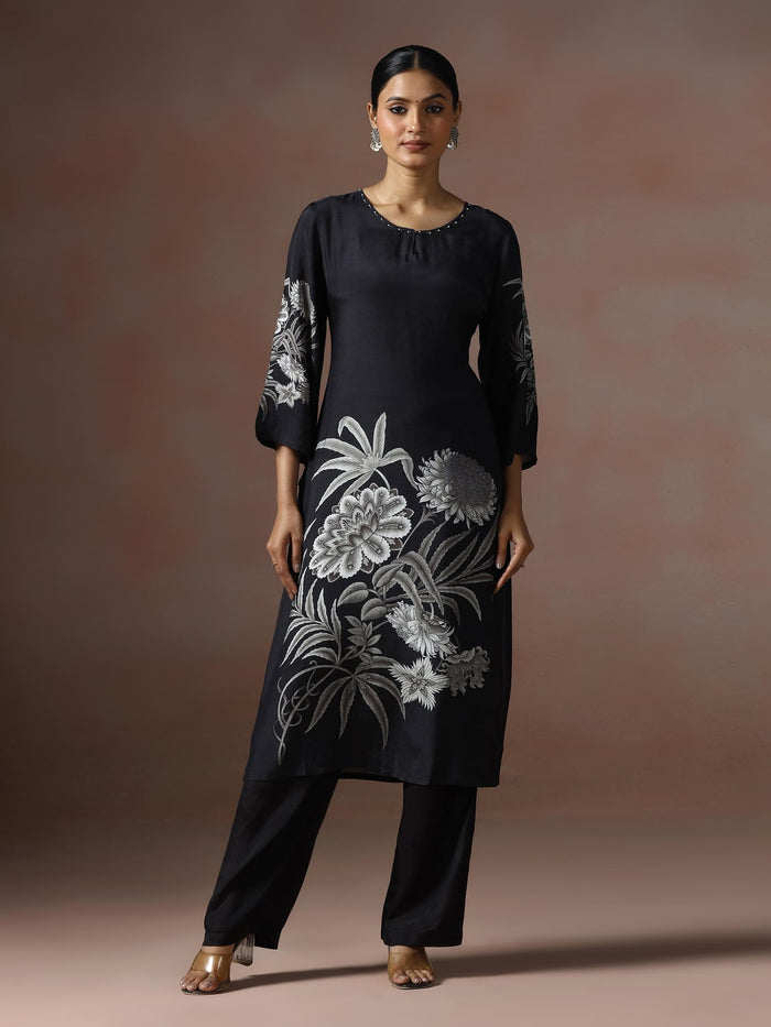 Women Muslin Black Floral Print Kurta Comfort Pant Dupatta.