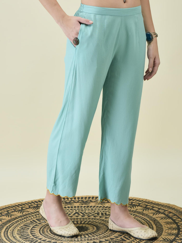 Women Muslin Blue Floral Print Kurta Comfort Pant Dupatta.