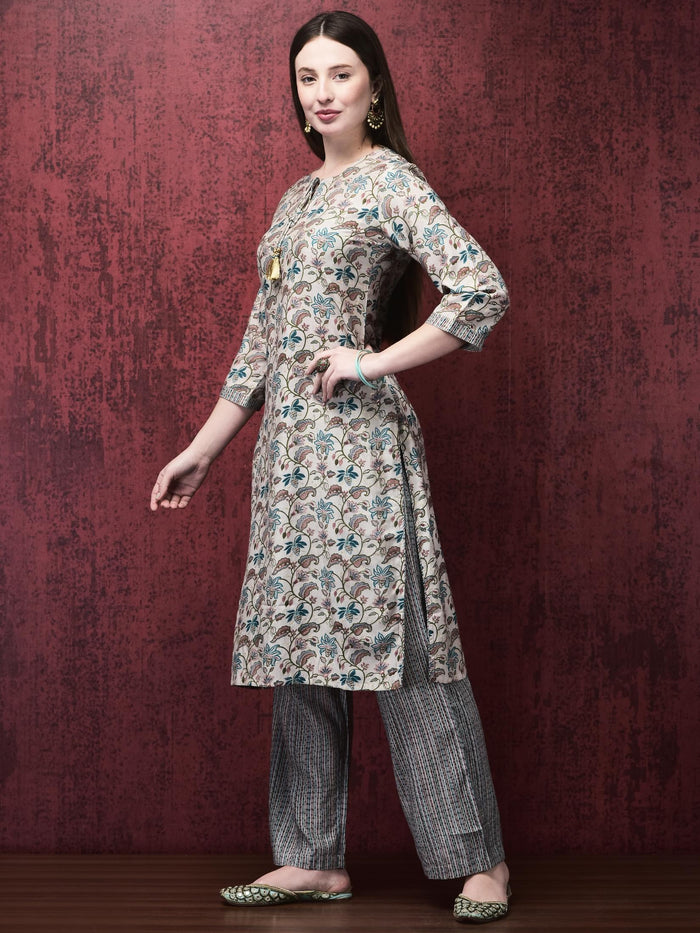 Women Muslin Blue Floral Print Kurta With Comfort Pant.
