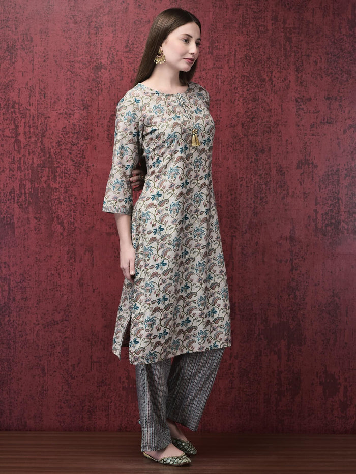 Women Muslin Blue Floral Print Kurta With Comfort Pant.