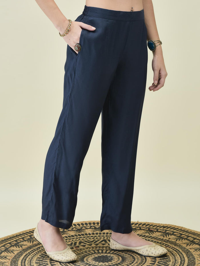 Women Muslin Blue Printed Kurta Comfort Pant Dupatta.
