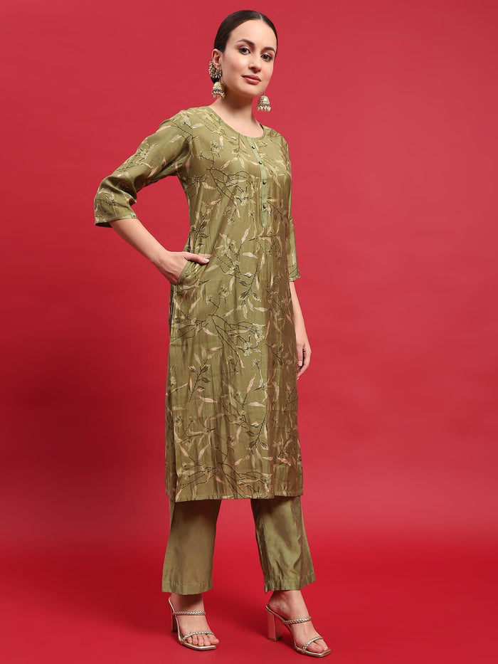 Women Muslin Green Floral Print Kurta Comfort Pant Dupatta.