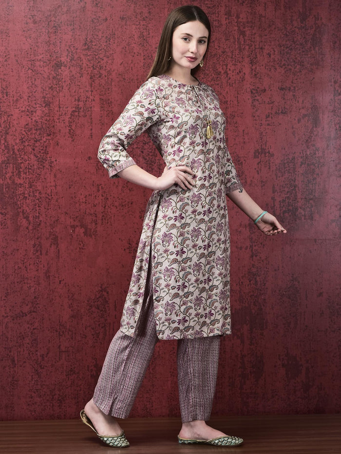 Women Muslin Magenta Floral Print Kurta With Comfort Pant.
