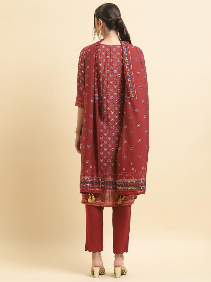 Women Muslin Maroon Floral Print Kurta Trouser Dupatta.