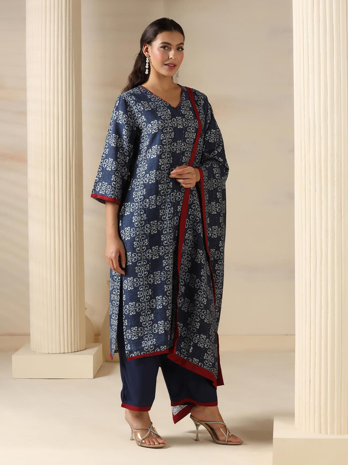Women Muslin Navy Blue Abstract Print Kurta Comfort Pant Dupatta.