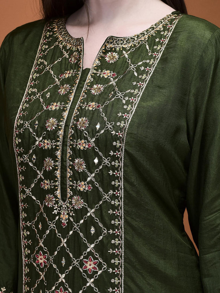 Women Muslin Olive Embroidered Kurta Comfort Pant Dupatta.