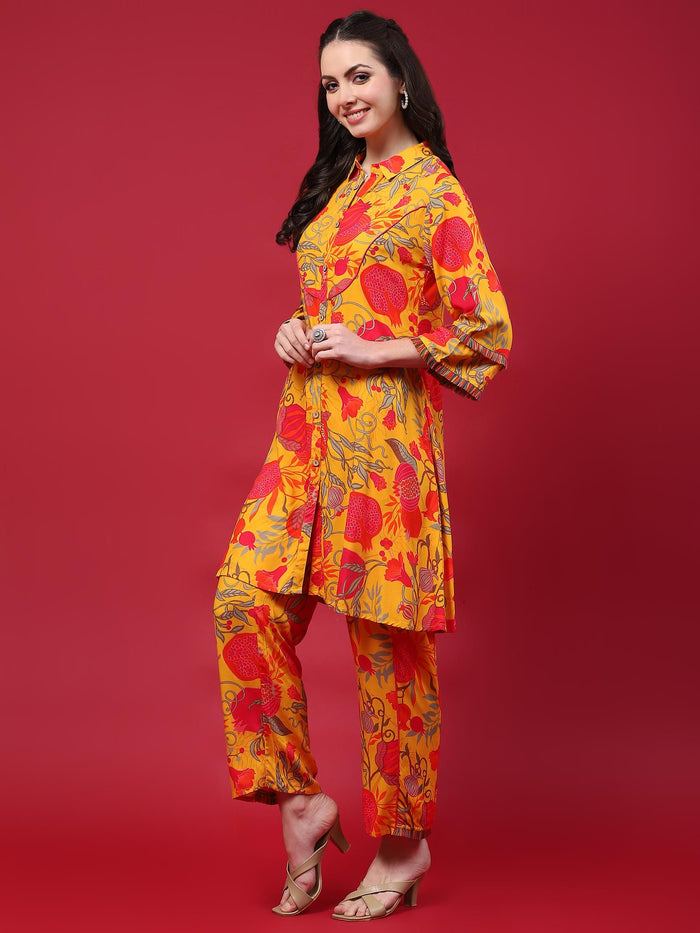 Women Mustard Floral Printed Co-Ord Set.