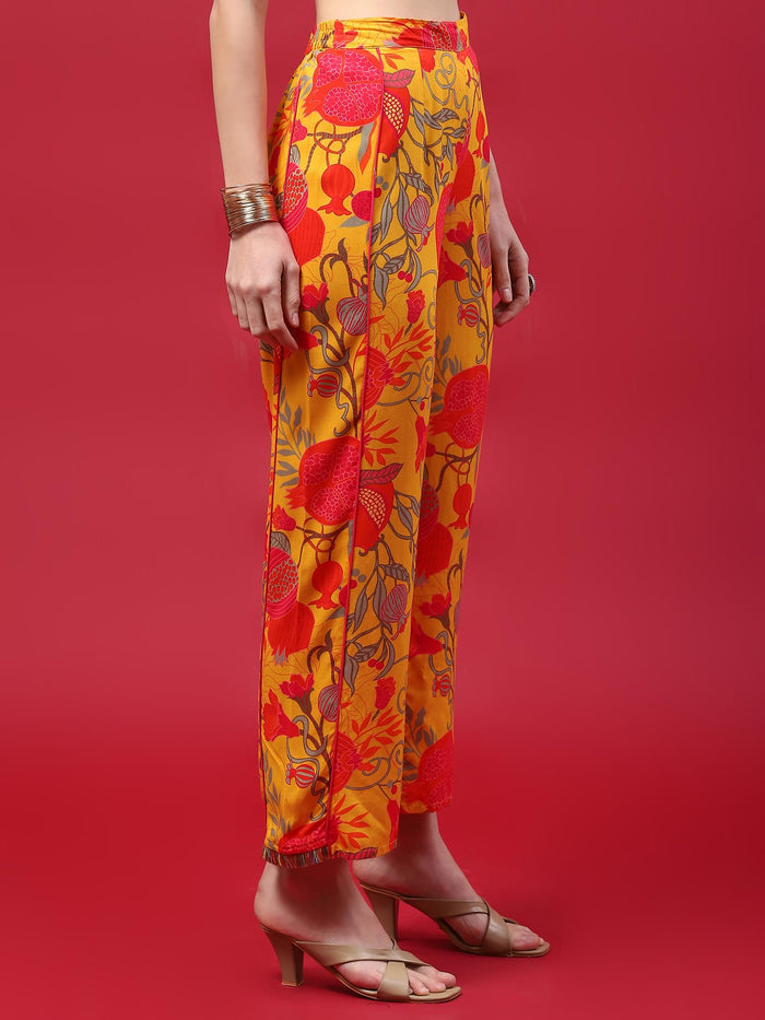 Women Mustard Floral Printed Co-Ord Set.