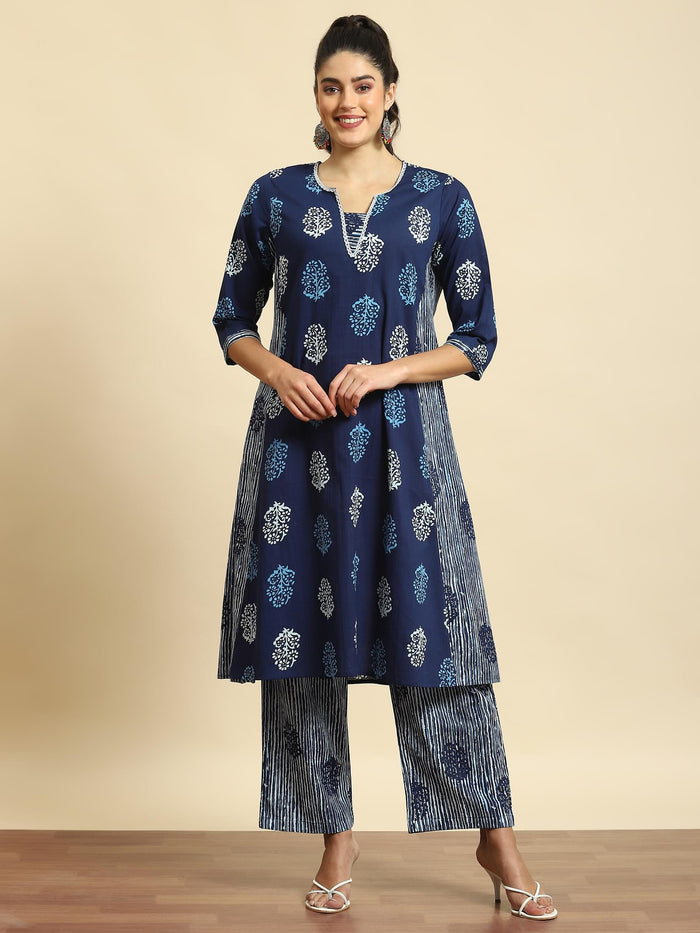 Women Navy Blue Geometric Print Kurta With Comfort Pant.