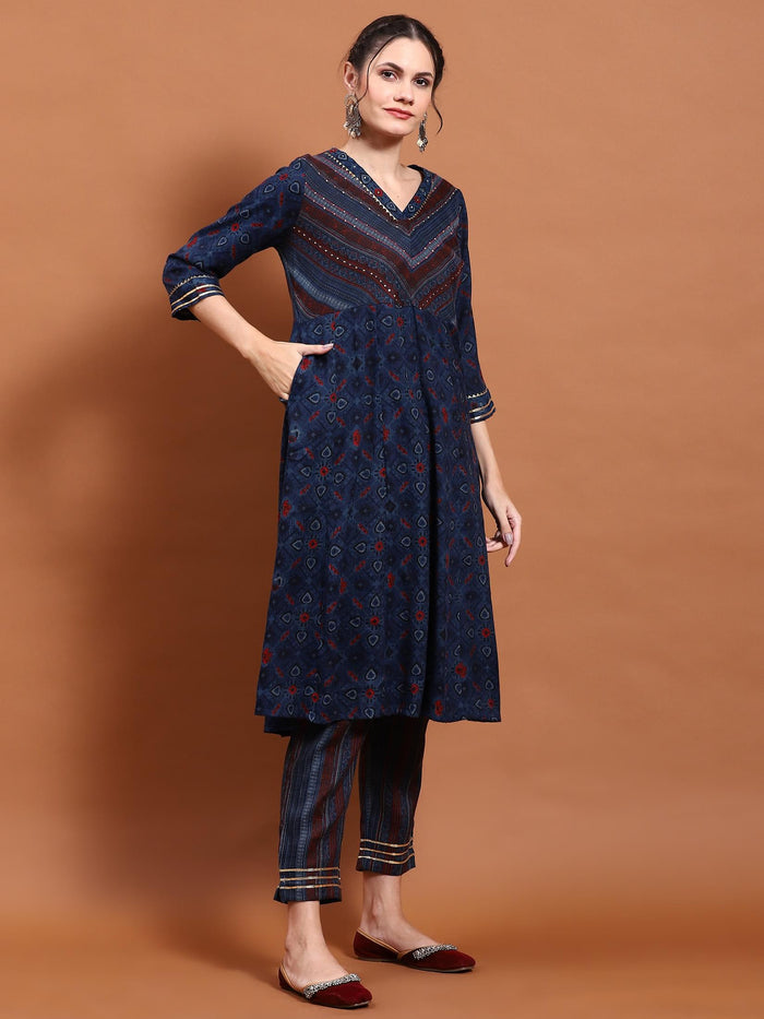 Women Navy Blue Geometric Print Kurta With Trouser.