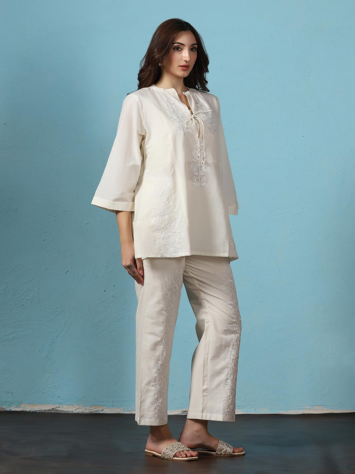 Women Off White Cotton Embroidered Co-Ord Set.
