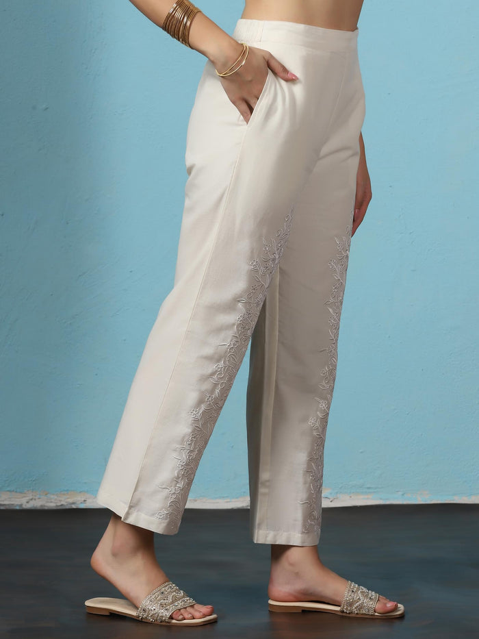 Women Off White Cotton Embroidered Co-Ord Set.