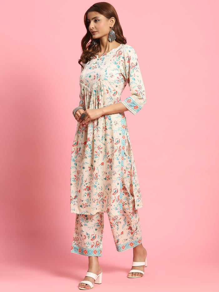Women Off White Floral Printed Kurta With Comfort Pant.