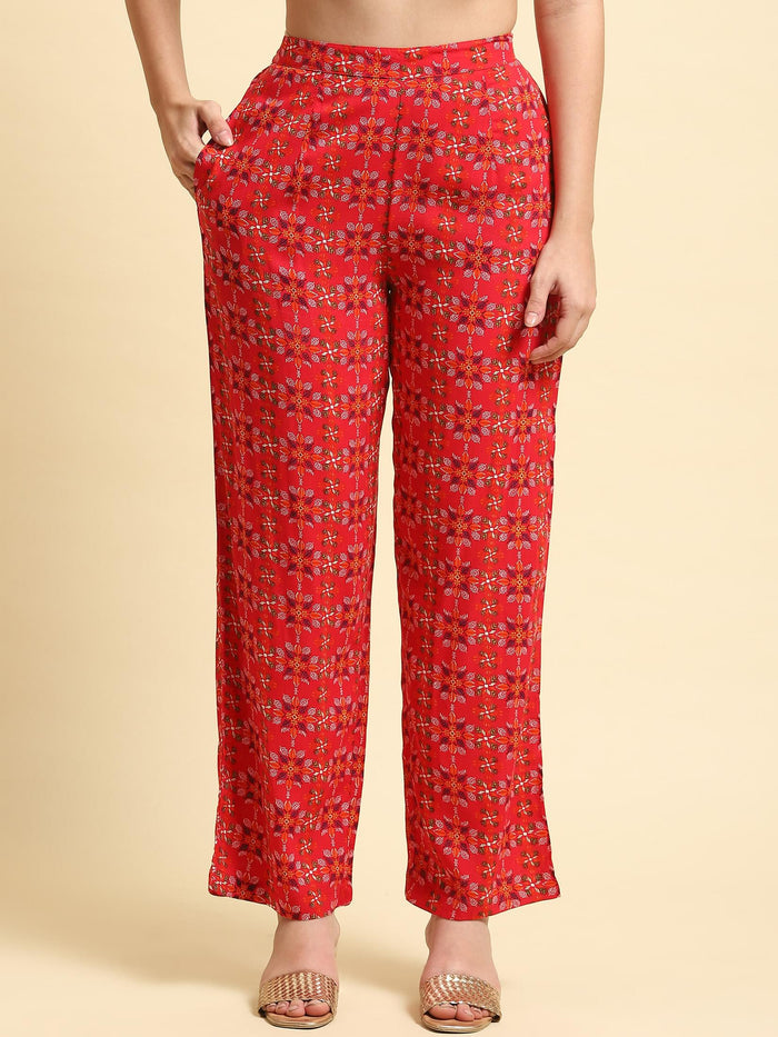 Women Off White Geometric Printed Kurta With Comfort Pant.