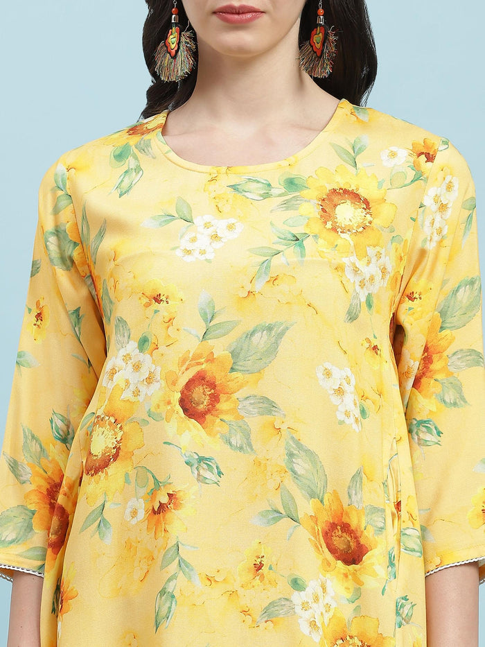 Women Orange Floral Print Kurta.