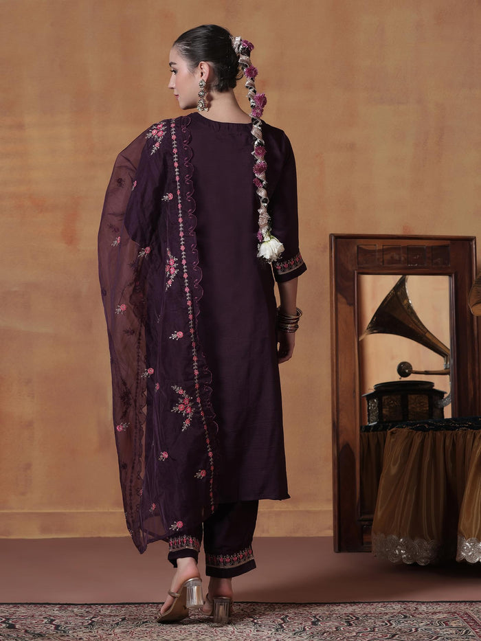 Women Orchid Silk Blend Embroidered Kurta Comfort Pant Dupatta.