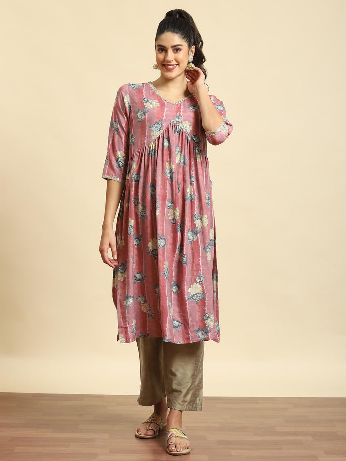 Women Pink Floral Print Kurta.