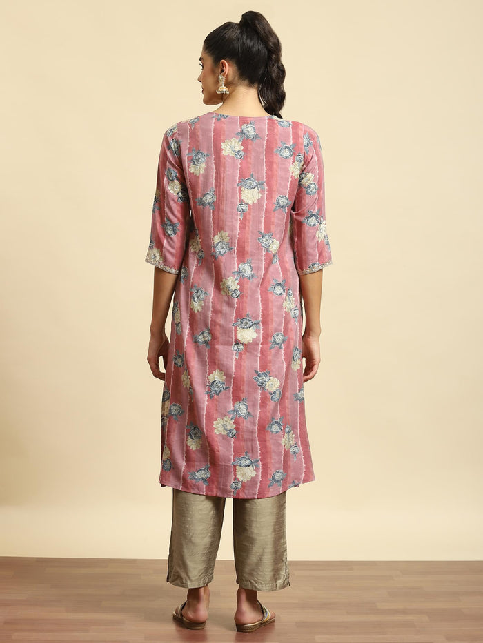 Women Pink Floral Print Kurta.