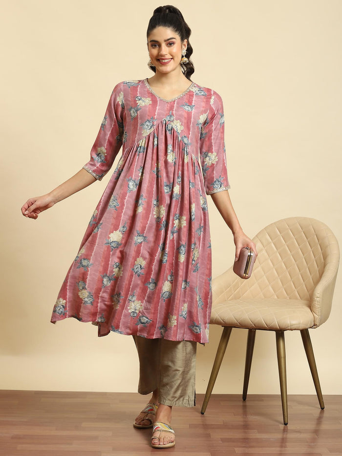 Women Pink Floral Print Kurta.