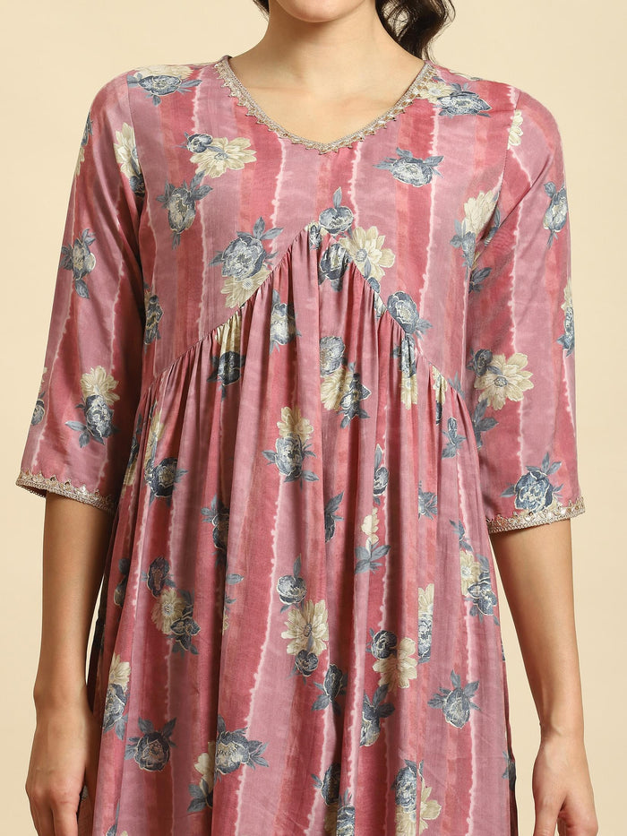 Women Pink Floral Print Kurta.
