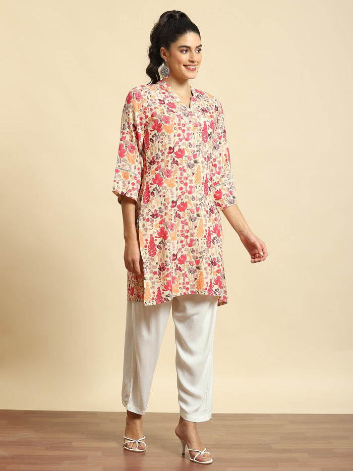 Women Pink Floral Print Kurti.