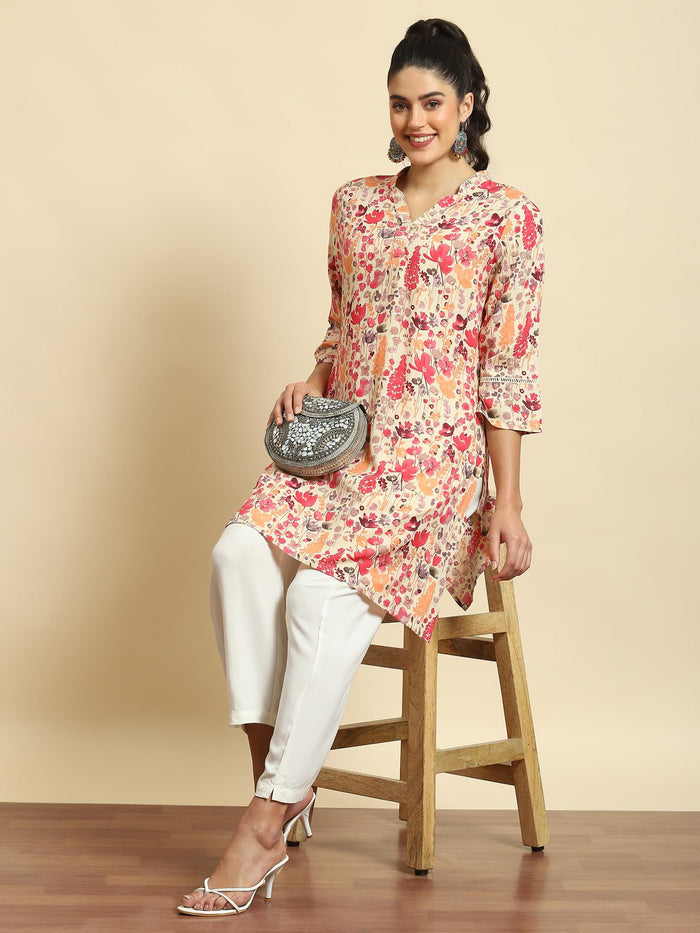 Women Pink Floral Print Kurti.