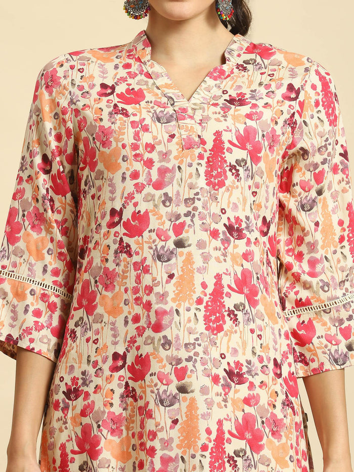 Women Pink Floral Print Kurti.