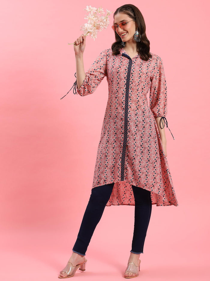 Women Pink Geometric Print Kurta.