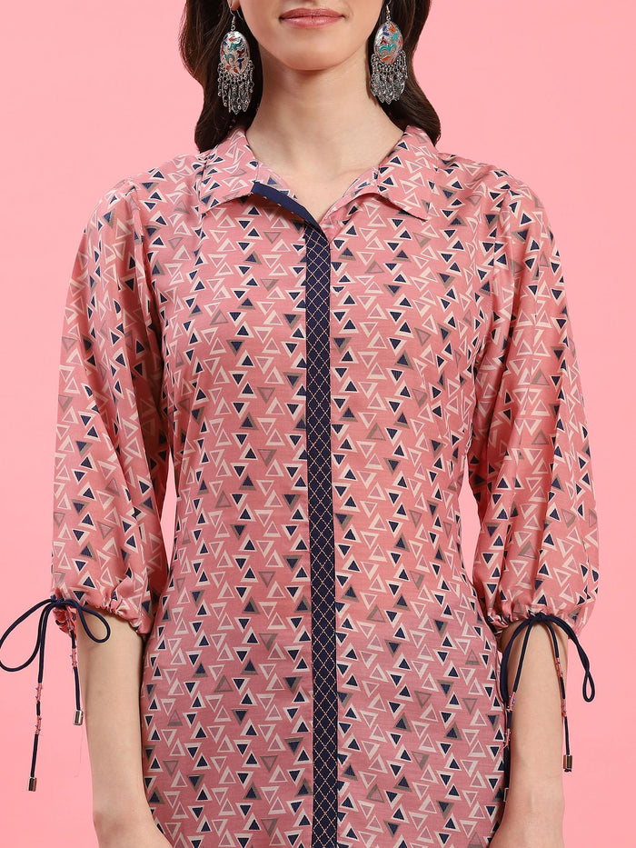 Women Pink Geometric Print Kurta.