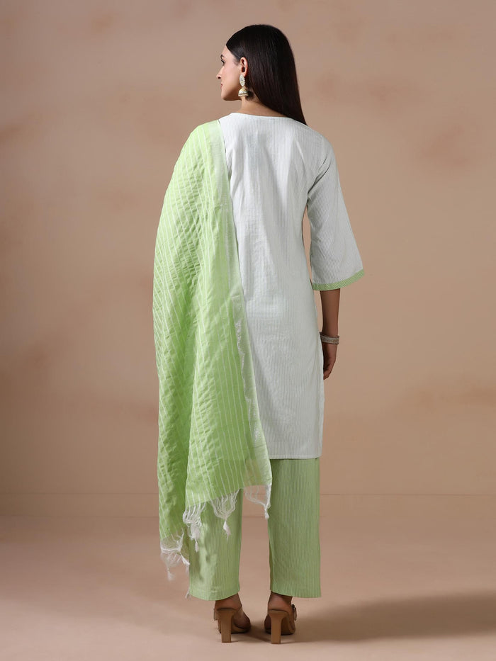 Women Poly Cotton Green Embroidered Yarn Dyed Kurta Comfort Pant Dupatta.