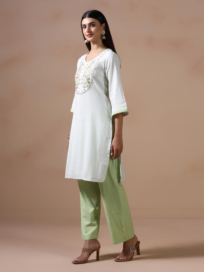 Women Poly Cotton Green Embroidered Yarn Dyed Kurta Comfort Pant Dupatta.