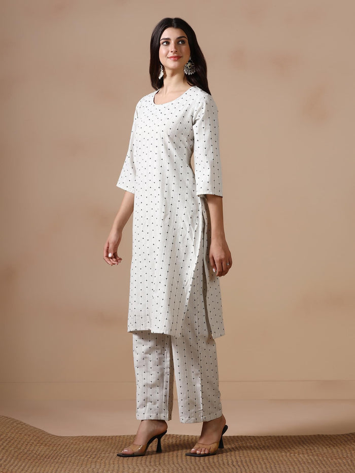 Women Poly Cotton Off White Yarn Dyed Kurta Comfort Pant Dupatta.